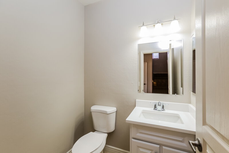 2,590/Mo, 7008 W Alta Vista Rd Laveen, AZ 85339 Bathroom View