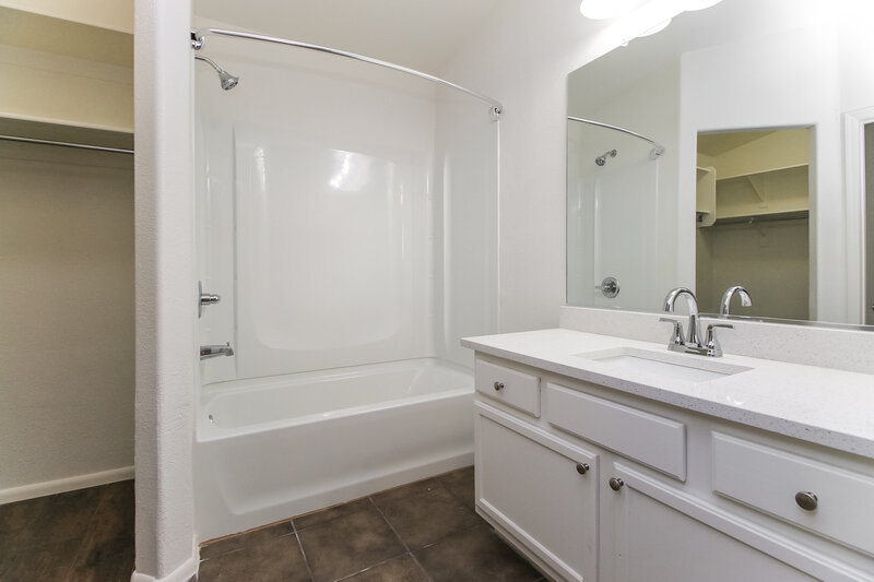 1,775/Mo, 4094 E Azurite Rd San Tan Valley, AZ 85143 Main Bathroom View
