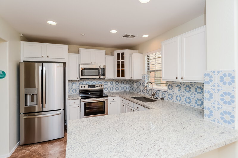 2,350/Mo, 3008 E Megan St Gilbert, AZ 85295 Kitchen View
