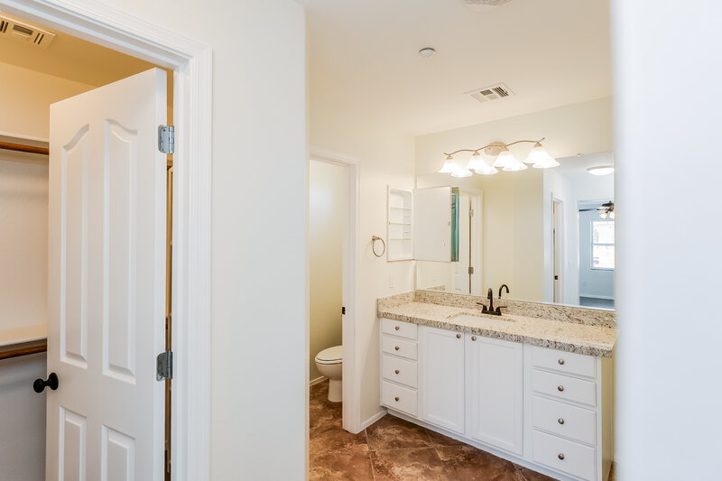 2,350/Mo, 3008 E Megan St Gilbert, AZ 85295 Main Bathroom View