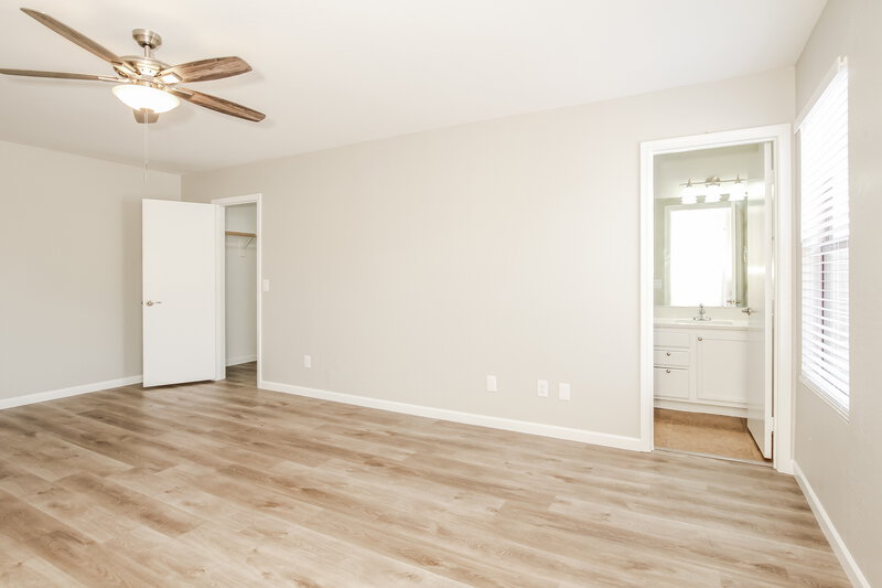 1,970/Mo, 11526 W Bloomfield Rd El Mirage, AZ 85335 Main Bedroom View