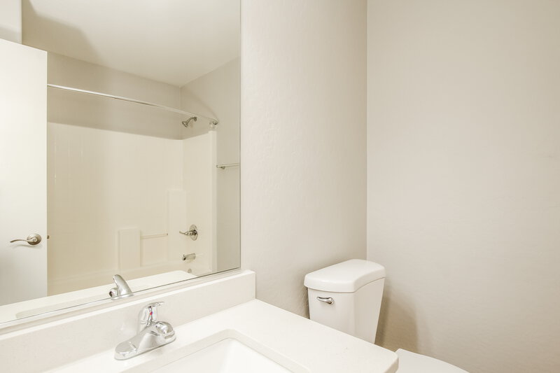 1,970/Mo, 11526 W Bloomfield Rd El Mirage, AZ 85335 Main Bathroom View