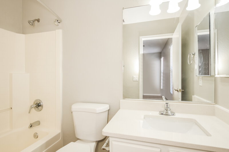 1,970/Mo, 11526 W Bloomfield Rd El Mirage, AZ 85335 Bathroom View