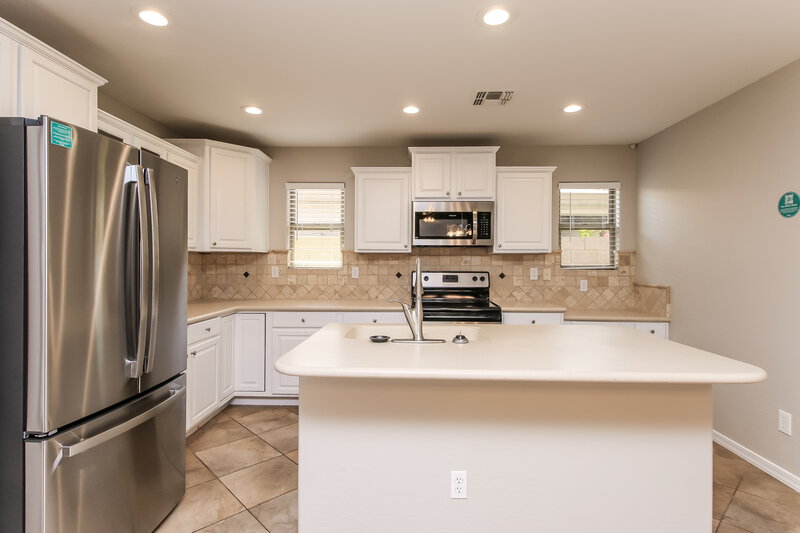 1,985/Mo, 32830 N Sandstone Dr San Tan Valley, AZ 85143 Kitchen View