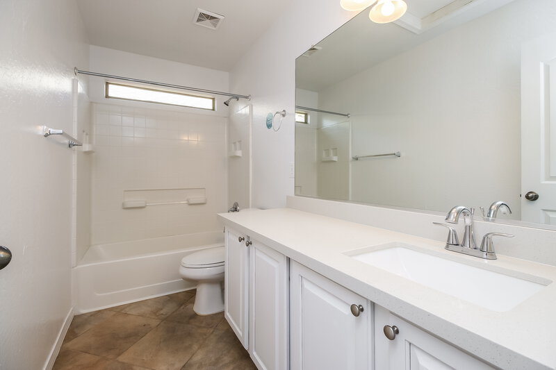 1,985/Mo, 32830 N Sandstone Dr San Tan Valley, AZ 85143 Bathroom View