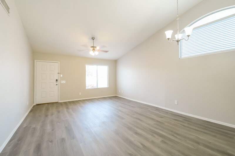 2,175/Mo, 3725 W Cat Balue Dr Glendale, AZ 85308 Living Room View 2
