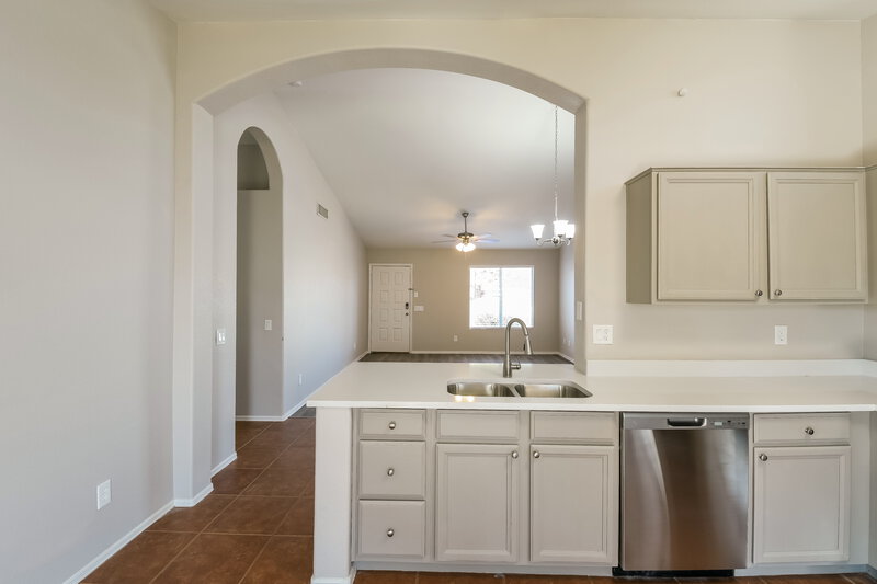 2,175/Mo, 3725 W Cat Balue Dr Glendale, AZ 85308 Kitchen View 3