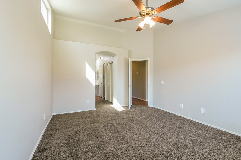 2,175/Mo, 3725 W Cat Balue Dr Glendale, AZ 85308 Main Bedroom View 2