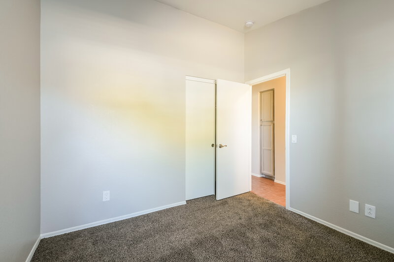 2,175/Mo, 3725 W Cat Balue Dr Glendale, AZ 85308 Bedroom View