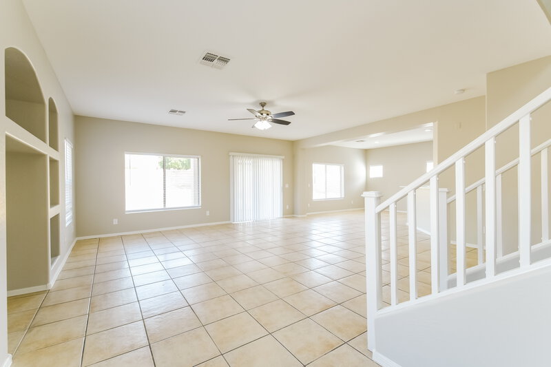 2,600/Mo, 4536 W Cottontail Rd Phoenix, AZ 85086 Living Room View 2