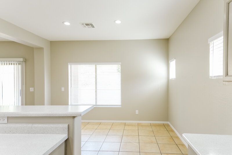 2,600/Mo, 4536 W Cottontail Rd Phoenix, AZ 85086 Kitchen View 2