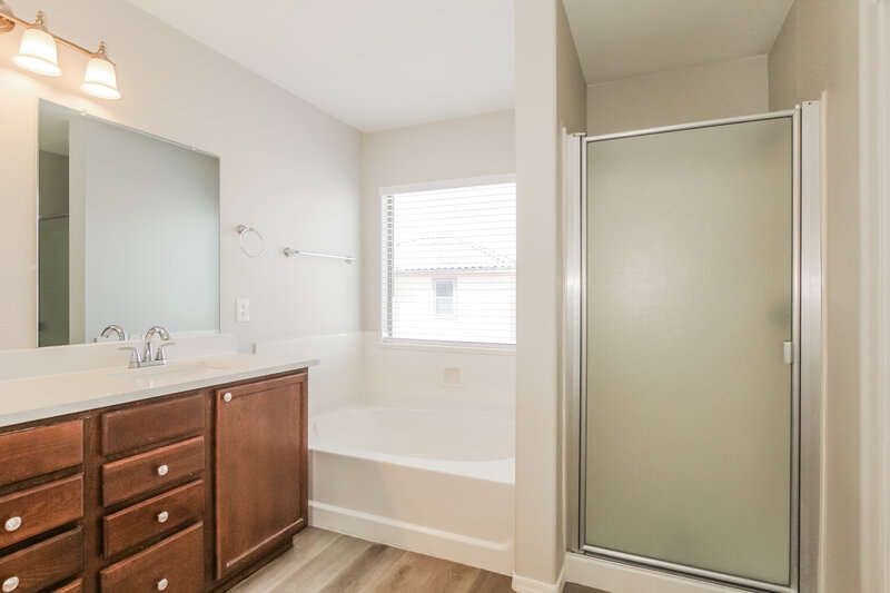 2,305/Mo, 6340 W Branham Ln Laveen, AZ 85339 Main Bathroom View