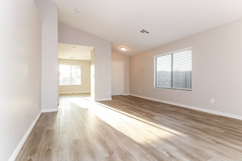 2,230/Mo, 1994 S 172nd Ln Goodyear, AZ 85338 Living Room View 2