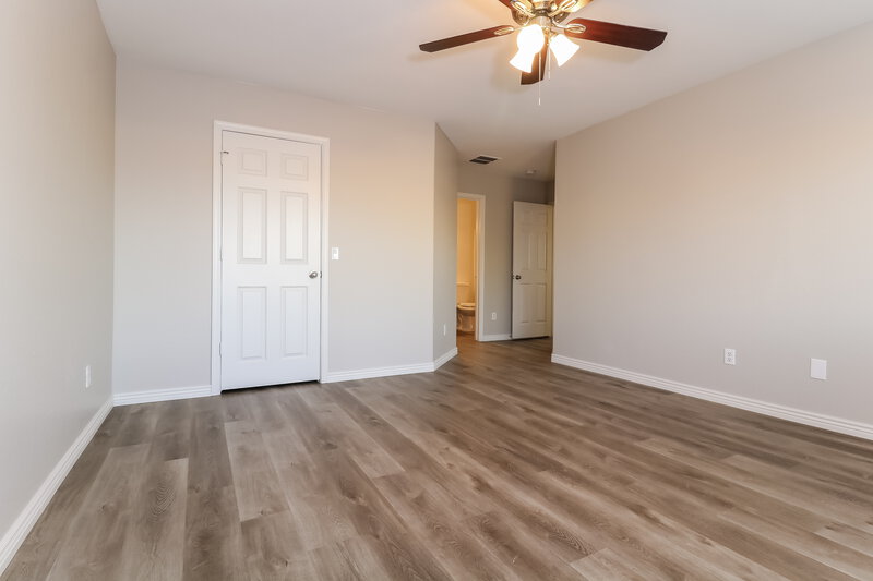 2,230/Mo, 1994 S 172nd Ln Goodyear, AZ 85338 Main Bedroom View