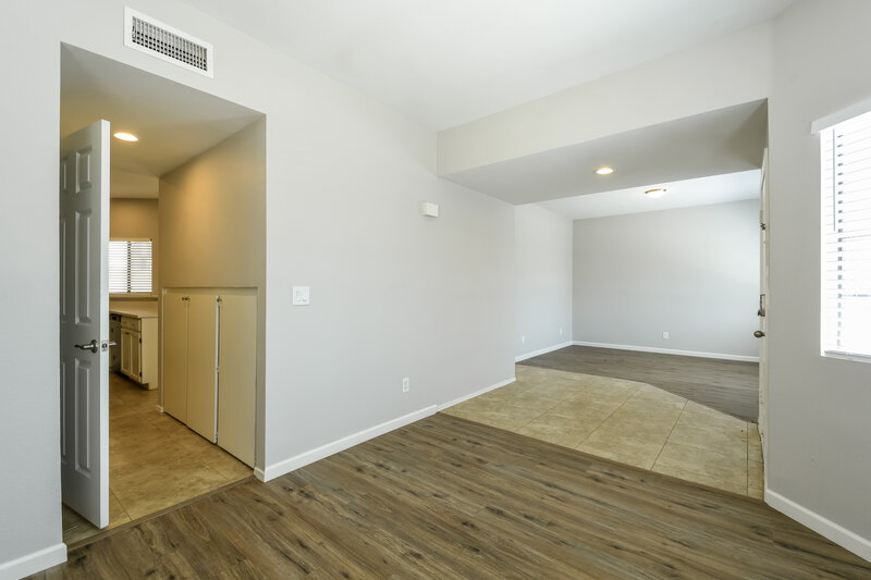 2,385/Mo, 2028 W Columbine Dr Phoenix, AZ 85029 Misc View 2