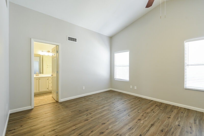 2,385/Mo, 2028 W Columbine Dr Phoenix, AZ 85029 Misc View 8