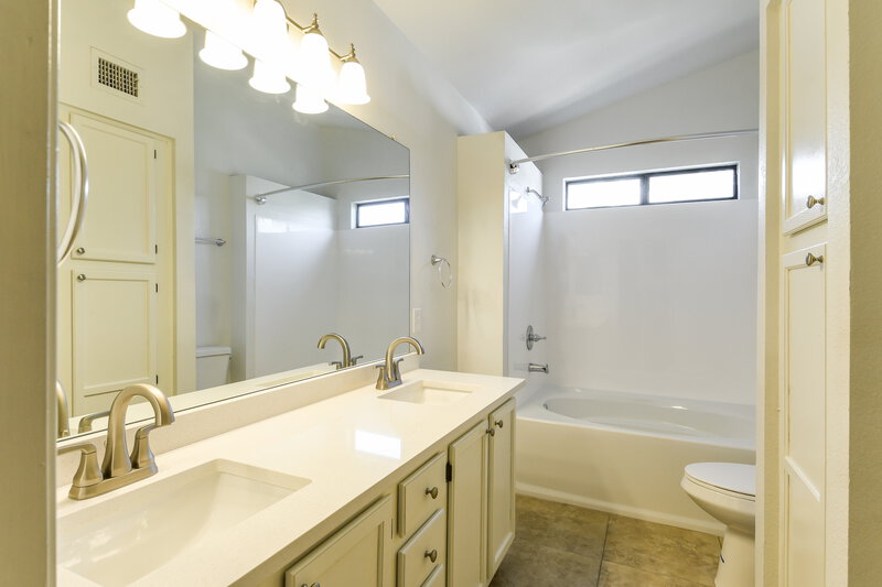 2,385/Mo, 2028 W Columbine Dr Phoenix, AZ 85029 Misc View 9