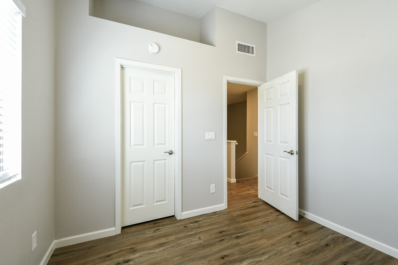 2,385/Mo, 2028 W Columbine Dr Phoenix, AZ 85029 Misc View 11