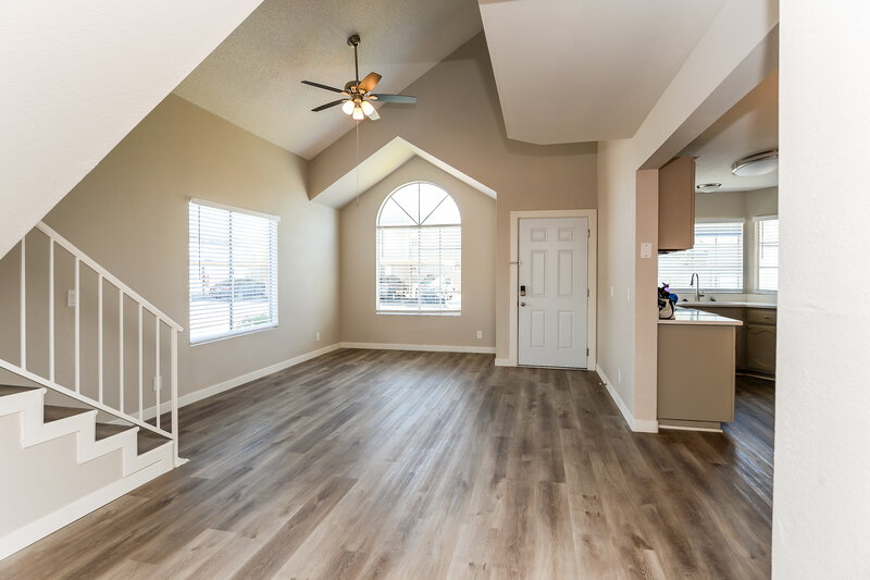 2,270/Mo, 235 N 22nd Pl Unit 556 Mesa, AZ 85213 Living Room View 2