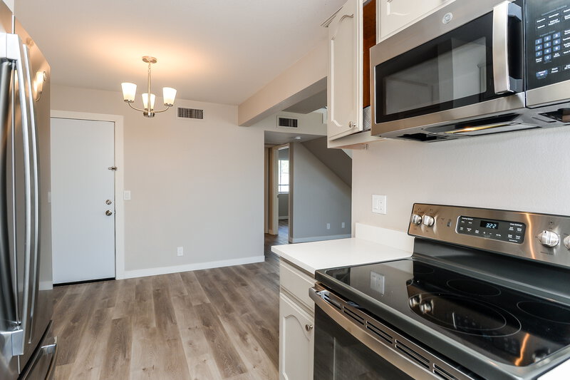 2,270/Mo, 235 N 22nd Pl Unit 556 Mesa, AZ 85213 Dining Room View