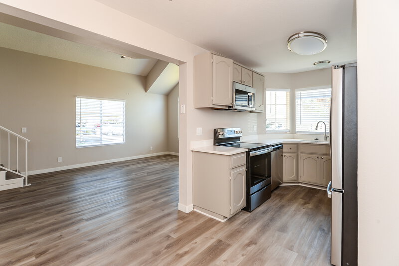2,270/Mo, 235 N 22nd Pl Unit 556 Mesa, AZ 85213 Kitchen View