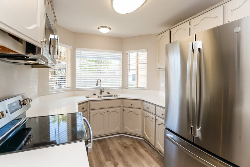 2,270/Mo, 235 N 22nd Pl Unit 556 Mesa, AZ 85213 Kitchen View 3
