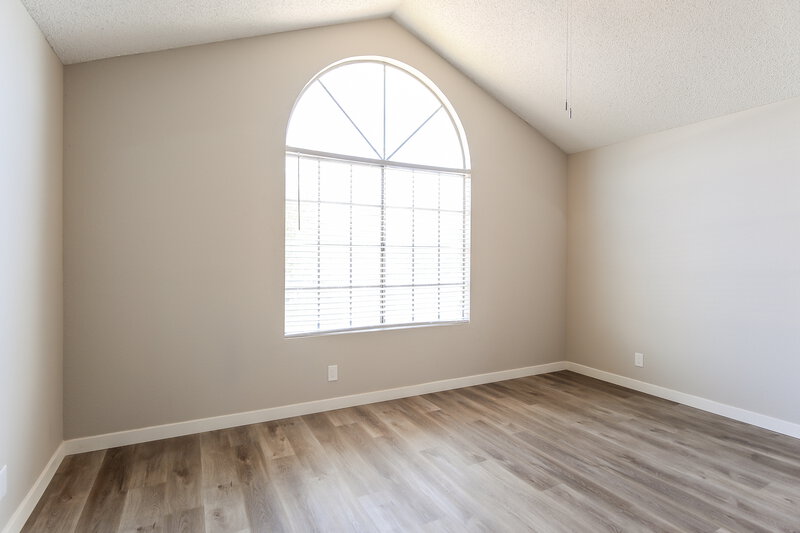 2,270/Mo, 235 N 22nd Pl Unit 556 Mesa, AZ 85213 Main Bedroom View 2