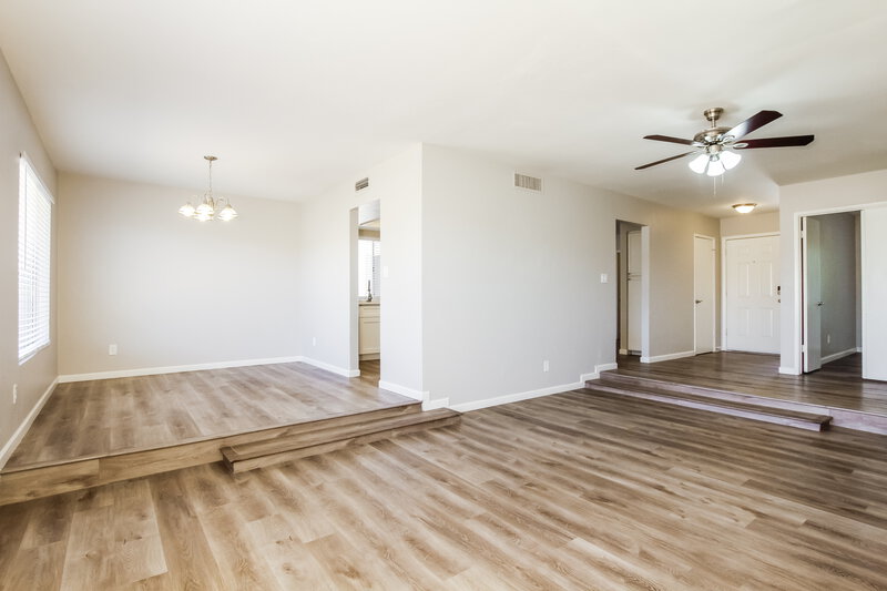 2,665/Mo, 15028 N 40th Pl Phoenix, AZ 85032 Living Room View