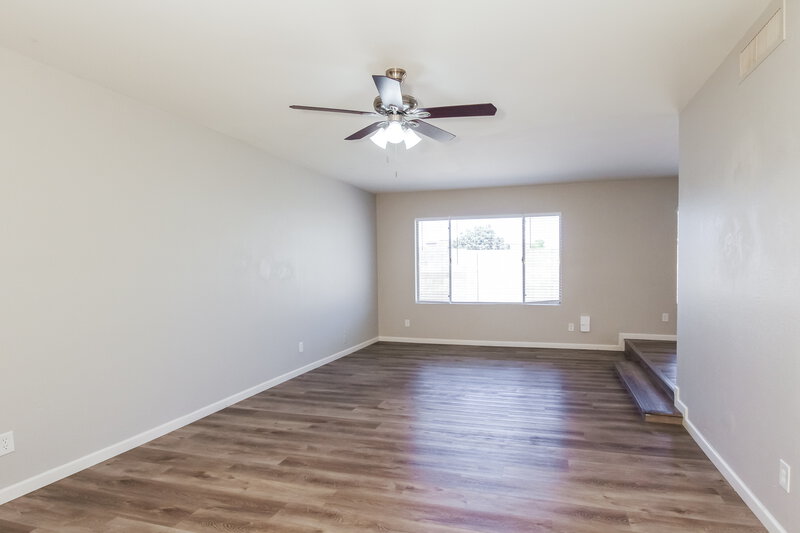 2,665/Mo, 15028 N 40th Pl Phoenix, AZ 85032 Living Room View 2