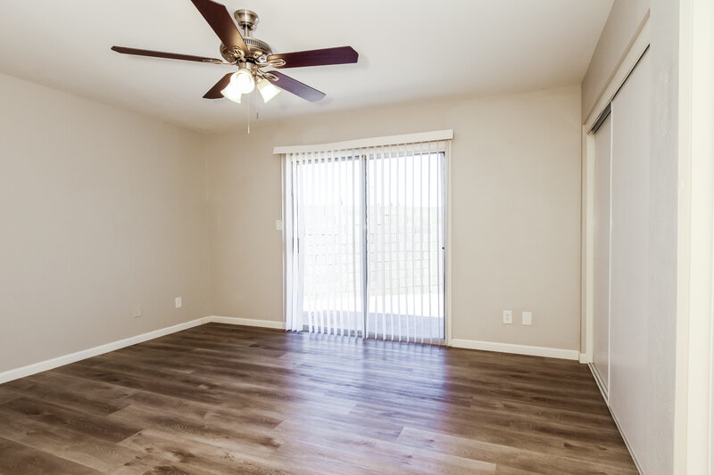 2,665/Mo, 15028 N 40th Pl Phoenix, AZ 85032 Main Bedroom View