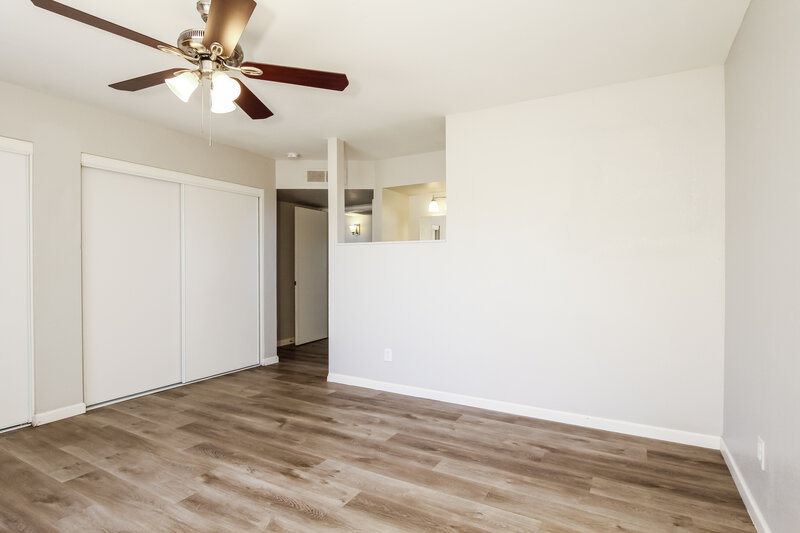 2,665/Mo, 15028 N 40th Pl Phoenix, AZ 85032 Main Bedroom View 2