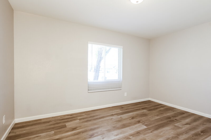 2,665/Mo, 15028 N 40th Pl Phoenix, AZ 85032 Bedroom View 2