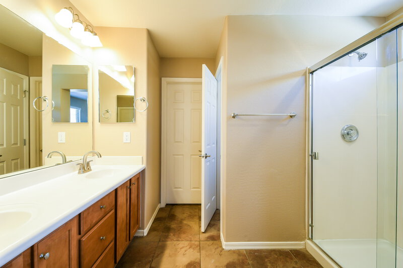 2,110/Mo, 3630 W Turtle Hill Ct Anthem, AZ 85086 Main Bathroom View
