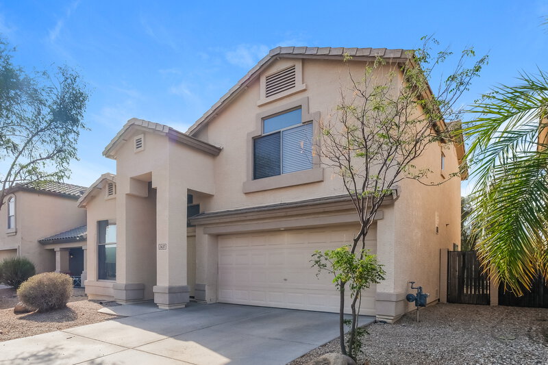 2,700/Mo, 2437 W Running Deer Trl Phoenix, AZ 85085 Front View