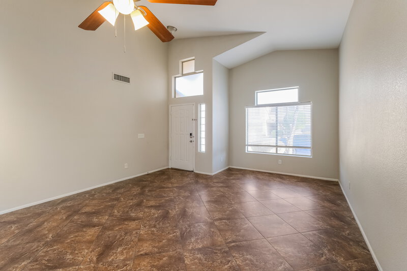 2,700/Mo, 2437 W Running Deer Trl Phoenix, AZ 85085 Family Room View