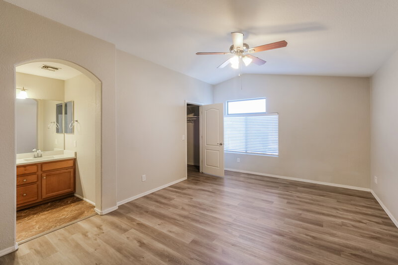 2,700/Mo, 2437 W Running Deer Trl Phoenix, AZ 85085 Main Bedroom View