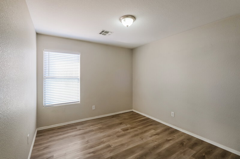 2,700/Mo, 2437 W Running Deer Trl Phoenix, AZ 85085 Bedroom View