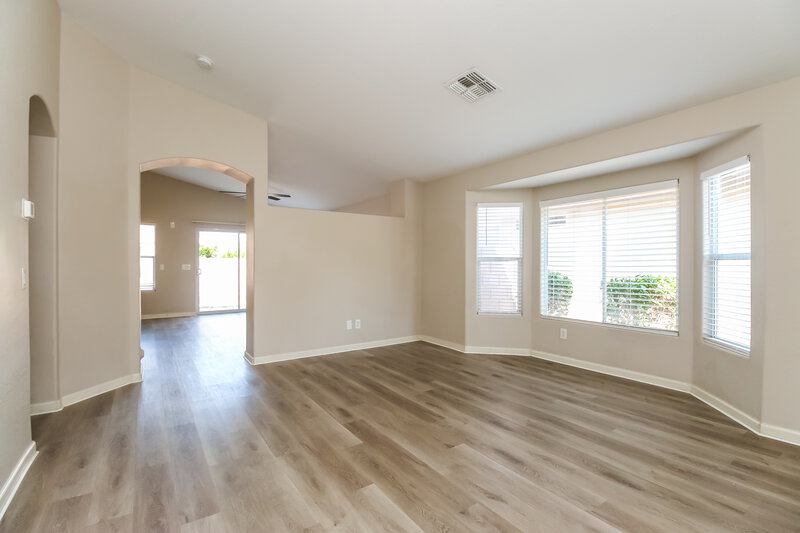 2,340/Mo, 1652 N Serina Mesa, AZ 85205 Living Room View
