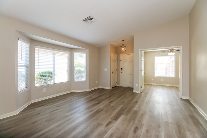 2,340/Mo, 1652 N Serina Mesa, AZ 85205 Living Room View 2