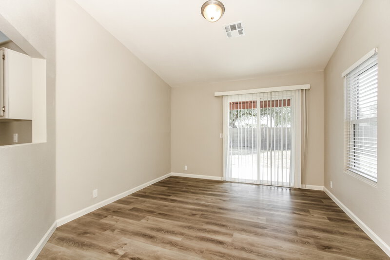 2,180/Mo, 6702 N 82nd Dr Glendale, AZ 85303 Dining Room View
