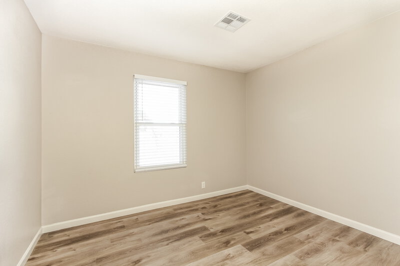 2,180/Mo, 6702 N 82nd Dr Glendale, AZ 85303 Bedroom View 3