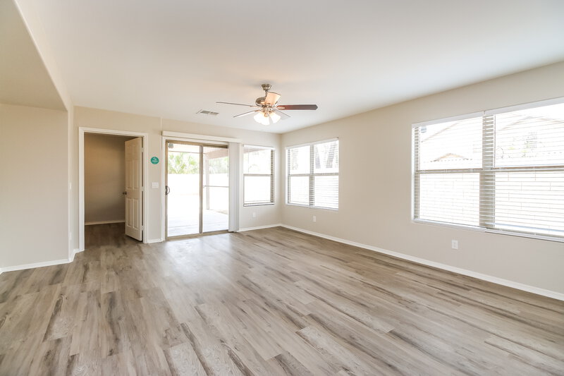 1,765/Mo, 185 W Hayden Park Rd San Tan Valley, AZ 85143 Living Room View
