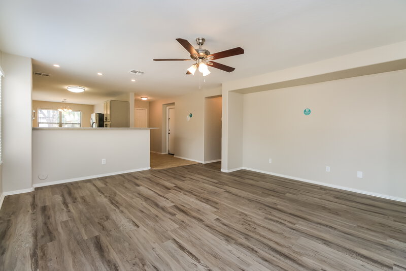 1,765/Mo, 185 W Hayden Park Rd San Tan Valley, AZ 85143 Living Room View 3