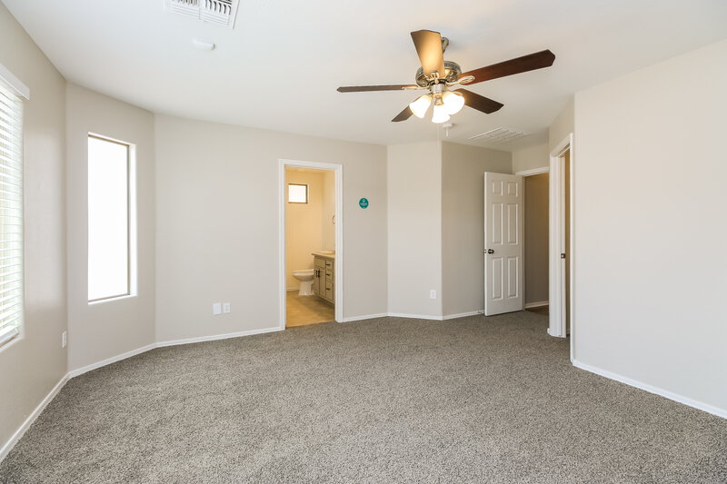 1,765/Mo, 185 W Hayden Park Rd San Tan Valley, AZ 85143 Main Bedroom View 2