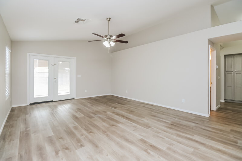 2,320/Mo, 869 E Laredo St Chandler, AZ 85225 Living Room View 2