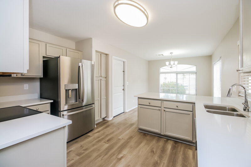 2,320/Mo, 869 E Laredo St Chandler, AZ 85225 Kitchen View