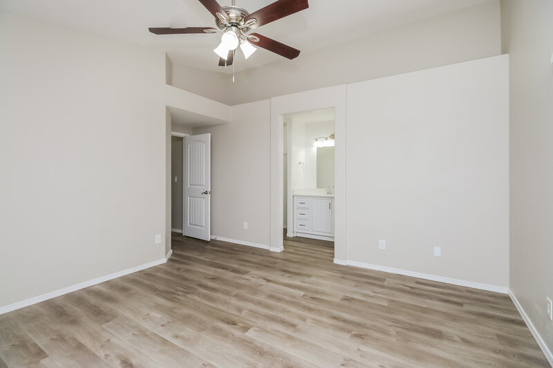 2,320/Mo, 869 E Laredo St Chandler, AZ 85225 Main Bedroom View 2