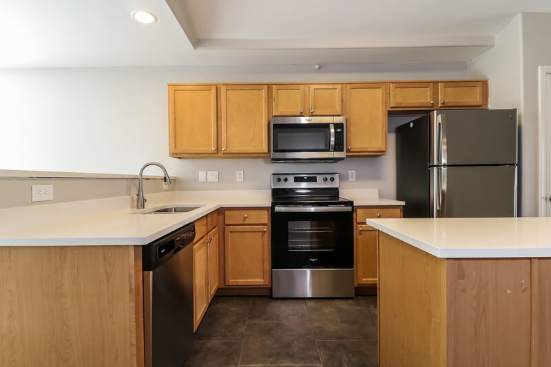 1,920/Mo, 16871 W Portland St Goodyear, AZ 85338 Kitchen View