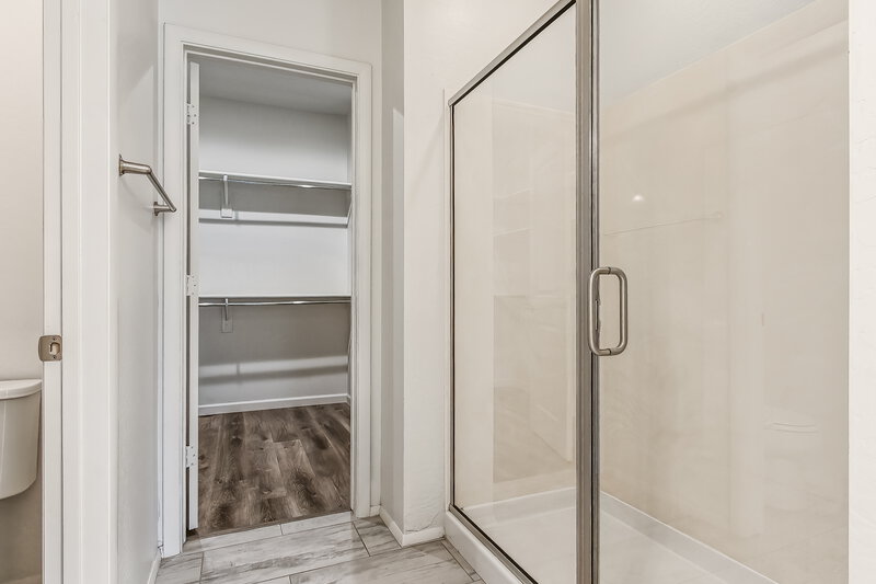 2,100/Mo, 18777 N 43rd Ave Unit 27 Glendale, AZ 85308 Bathroom View