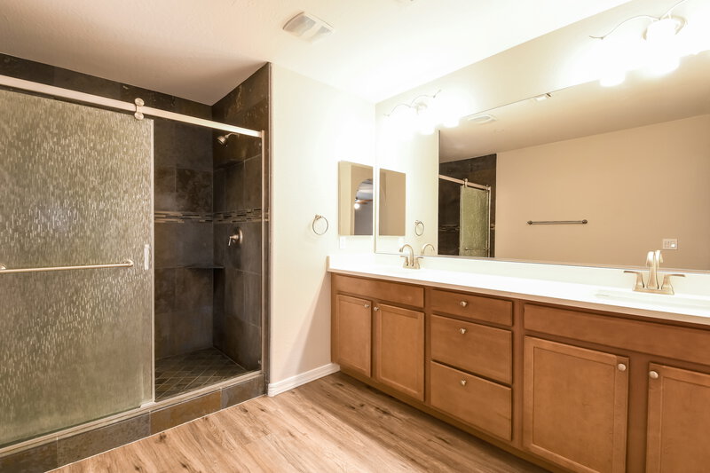 2,185/Mo, 12533 W Via Dona Rd Peoria, AZ 85383 Main Bathroom View